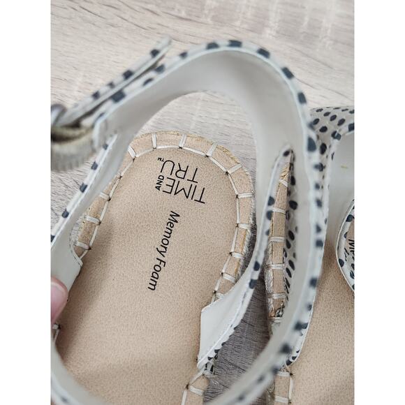 Time and Tru Sz 7 Ankle Strap Espadrille Flat Slip On Sandals Tan w/ Black Dots - Picture 8 of 9